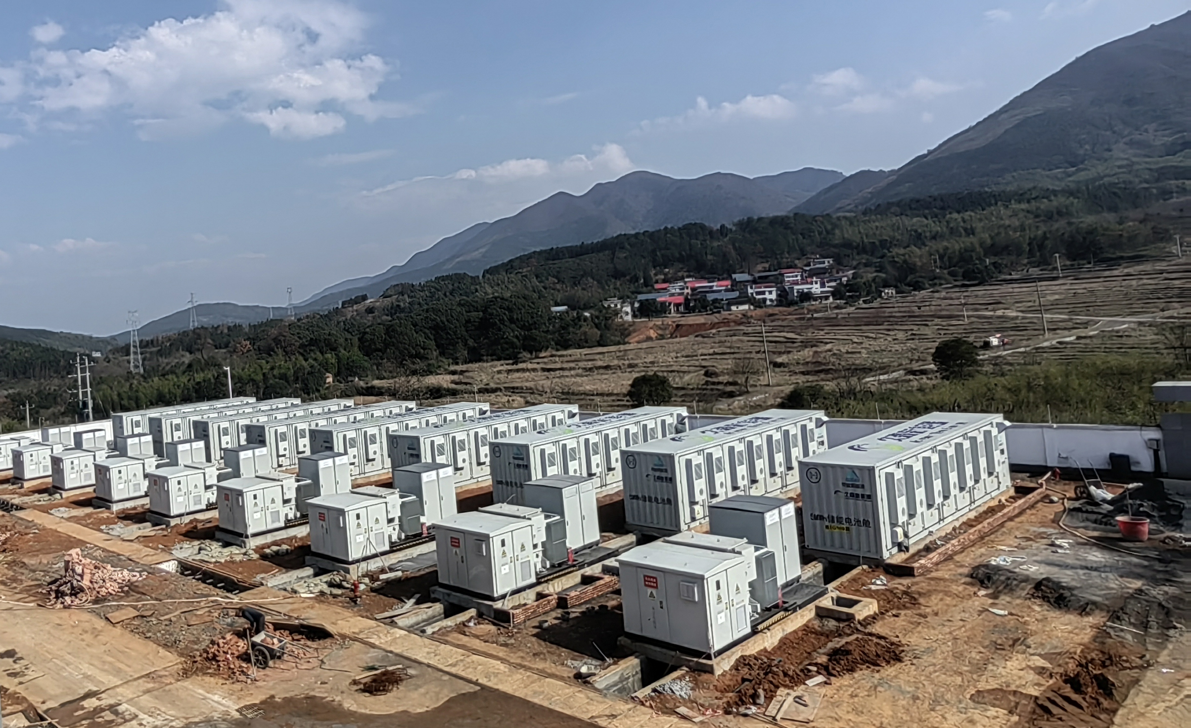 Cumhacht gaoithe + Stóráil fuinnimh! Tá stáisiún cumhachta stórála fuinnimh aer-fhuaraithe Joysun 22.5MW/45MWh á thógáil